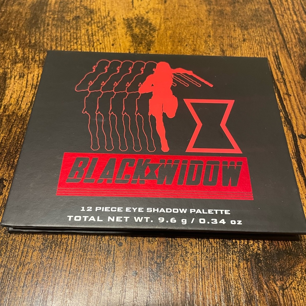 Black widow eyeshadow palette